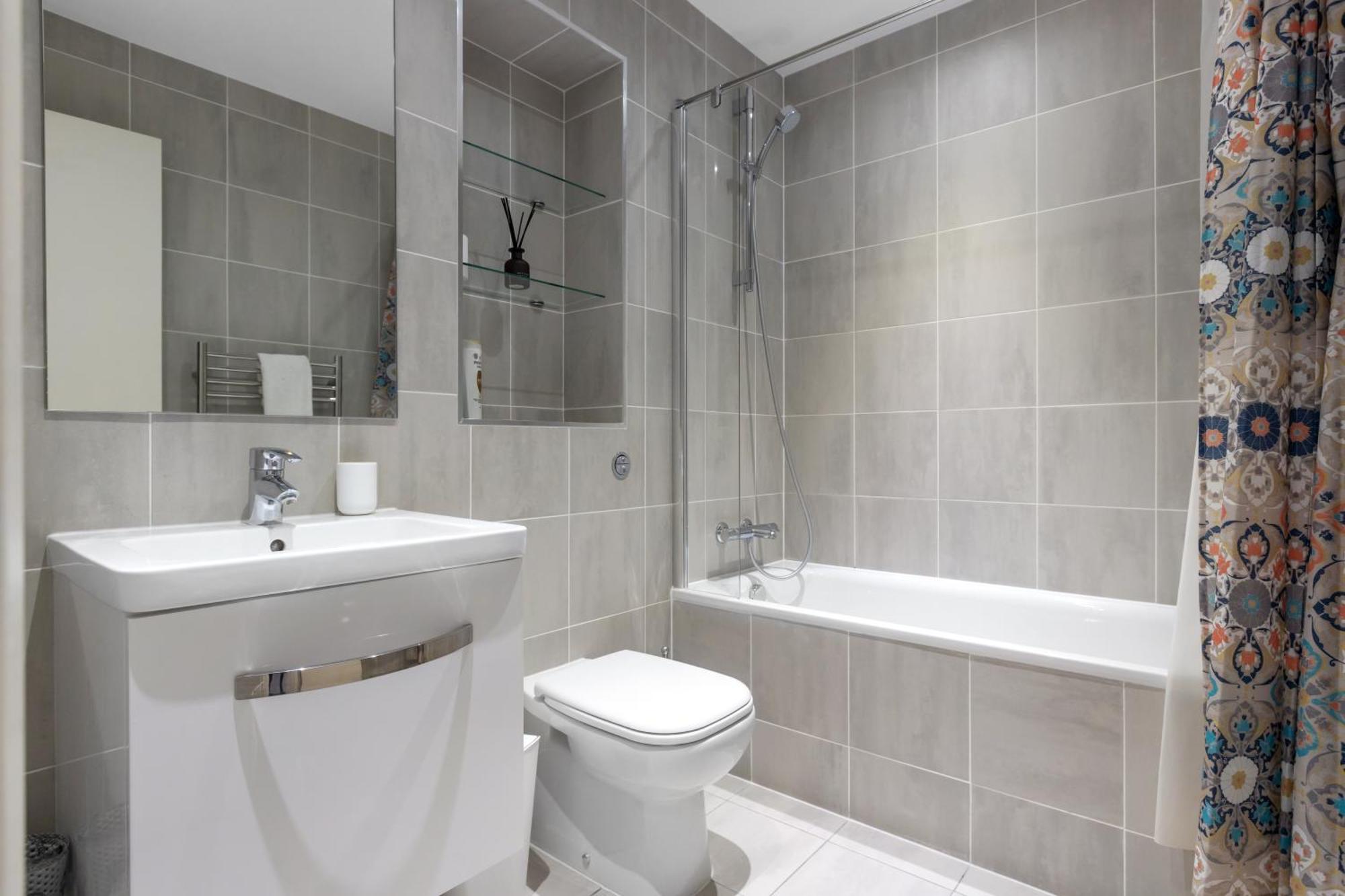4 Bed 2 Bath - Modern Flat Right On Columbia Road! Londra
