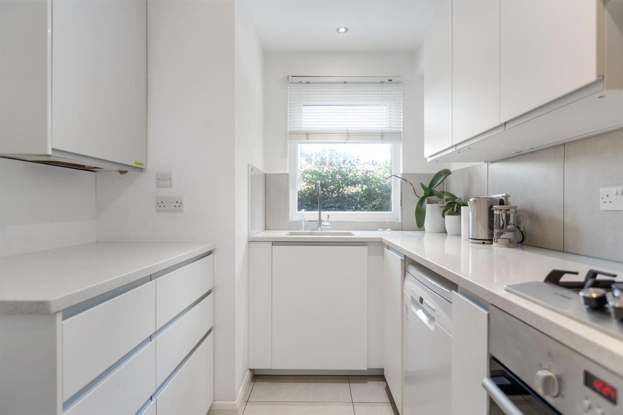 4 Bed 2 Bath - Modern Flat Right On Columbia Road! Londra
