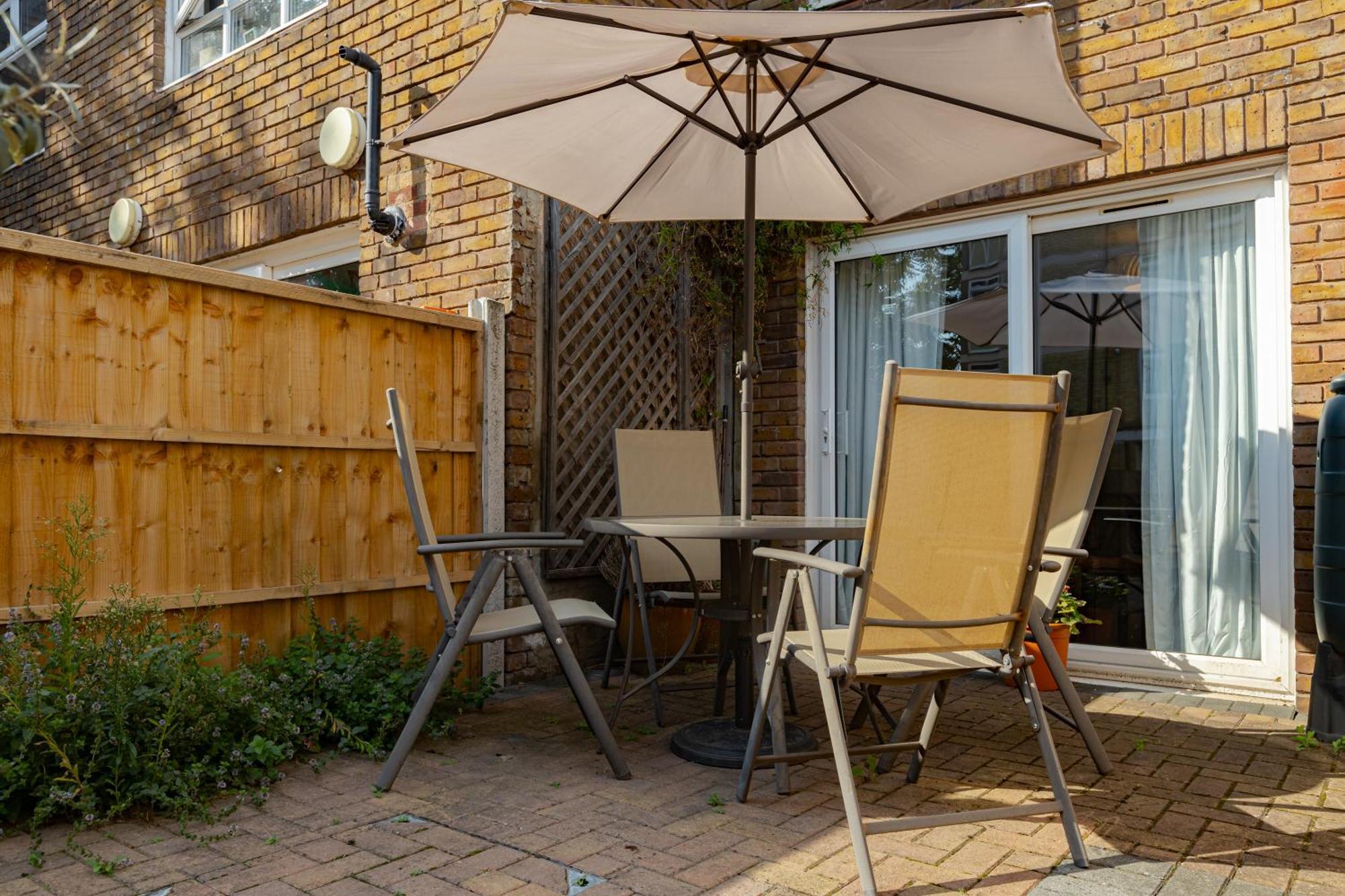 4 Bed 2 Bath - Modern Flat Right On Columbia Road! Londra