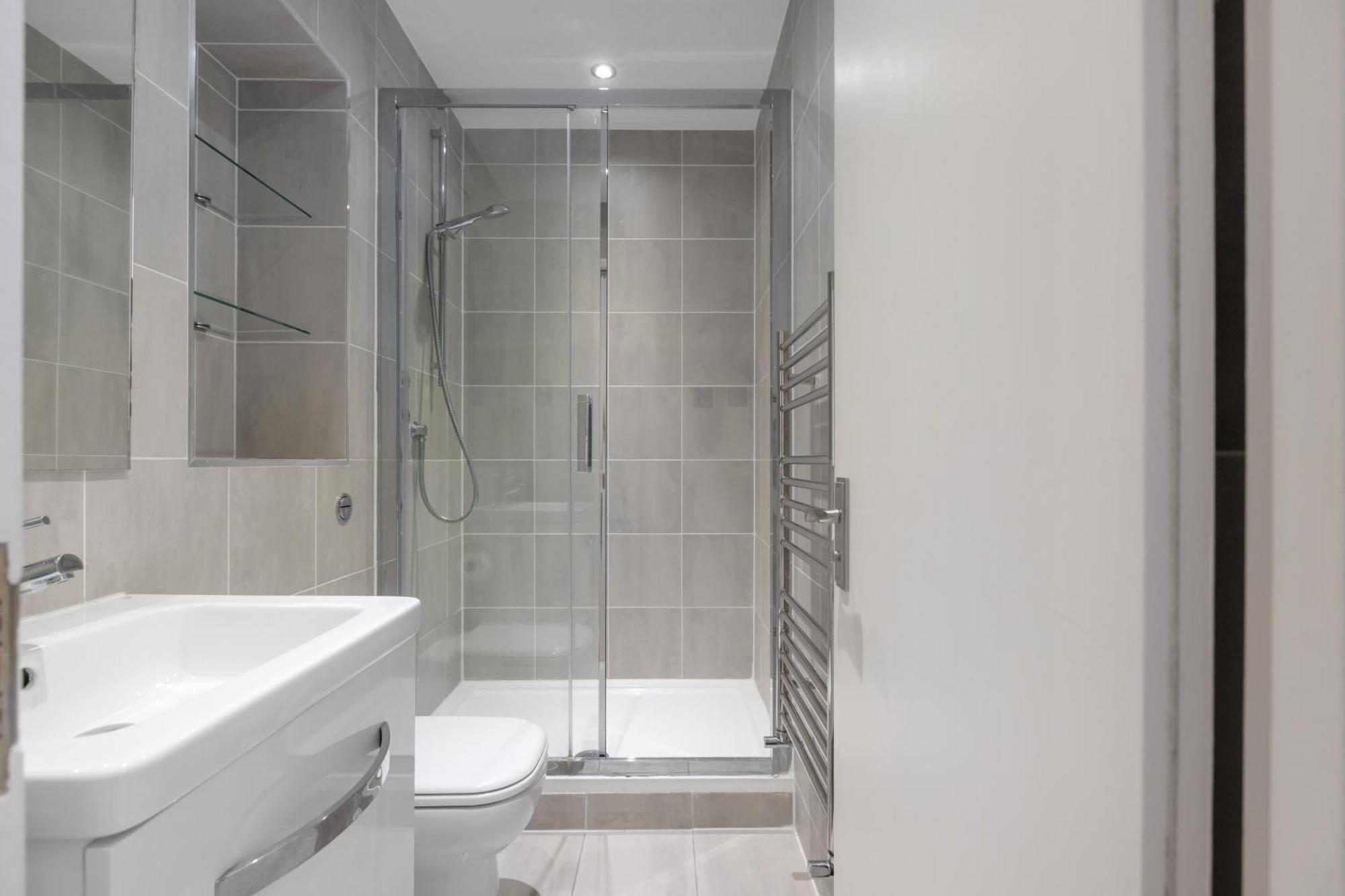 Ferienhaus 4 Bed 2 Bath - Modern Flat Right On Columbia Road! *